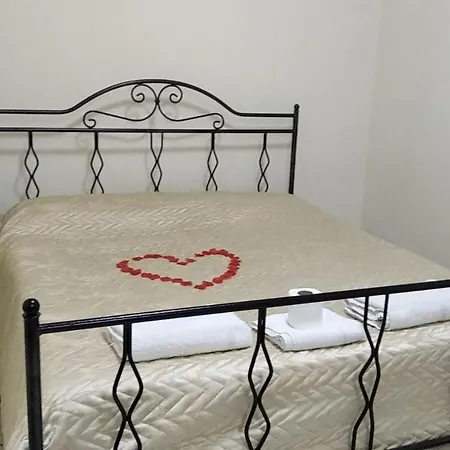 My Angels לינה וארוחת בוקר